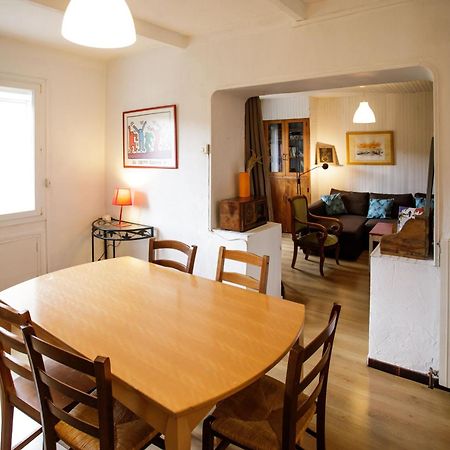 Gite Rue Tranquille Padern エクステリア 写真