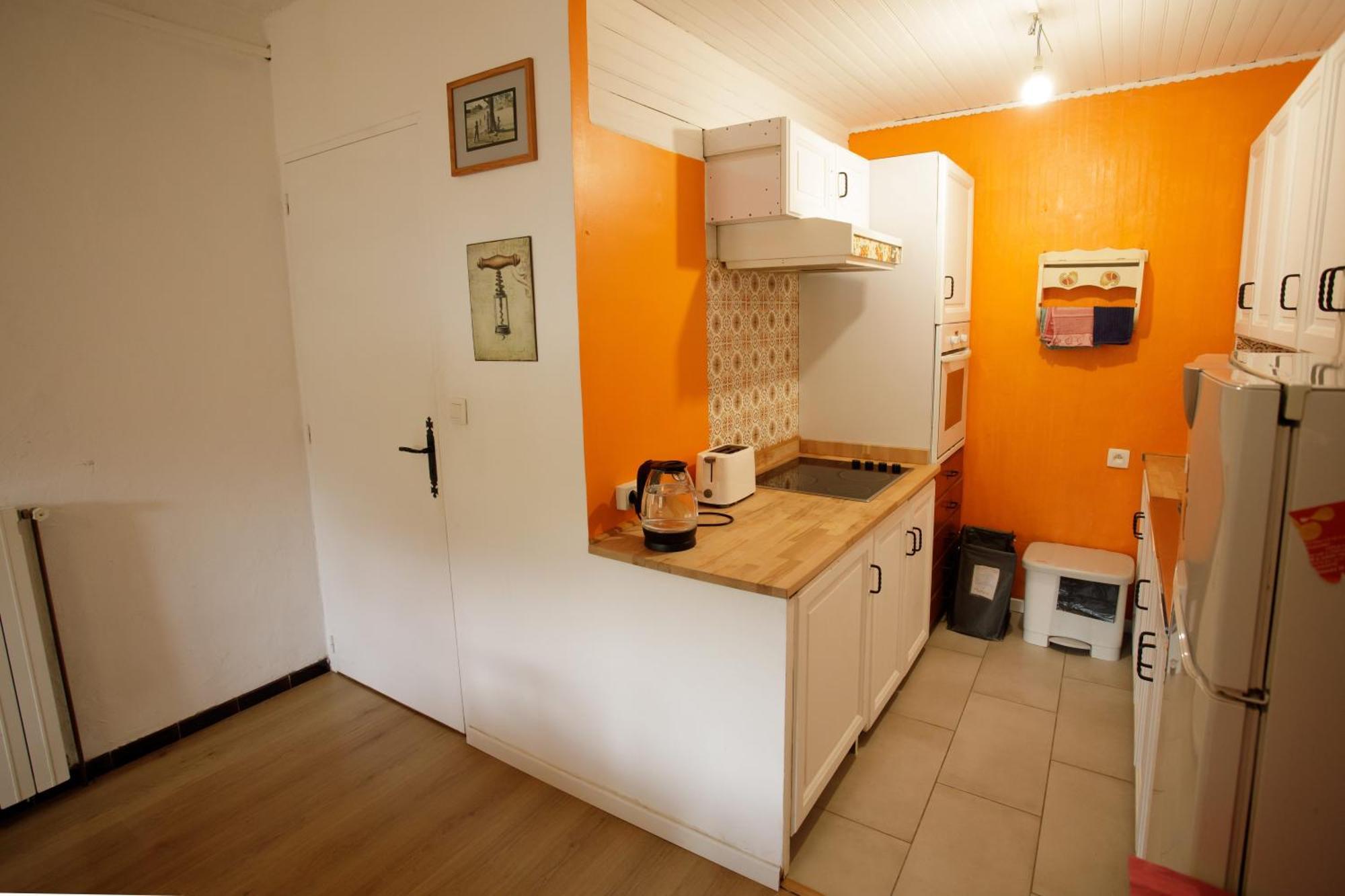 Gite Rue Tranquille Padern エクステリア 写真