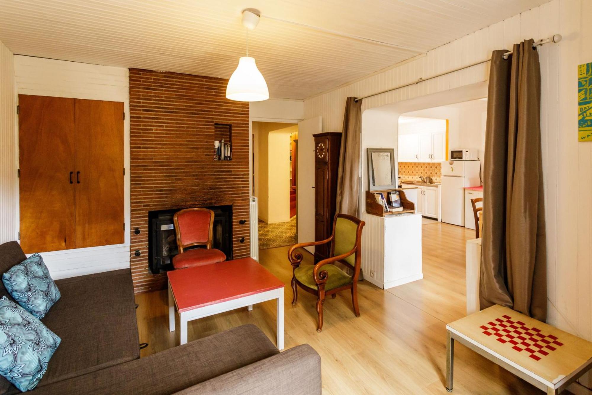 Gite Rue Tranquille Padern エクステリア 写真