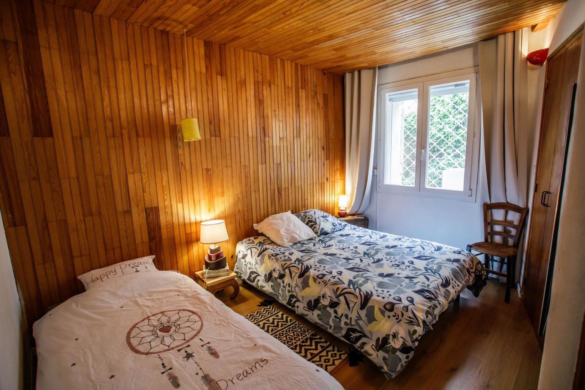 Gite Rue Tranquille Padern エクステリア 写真
